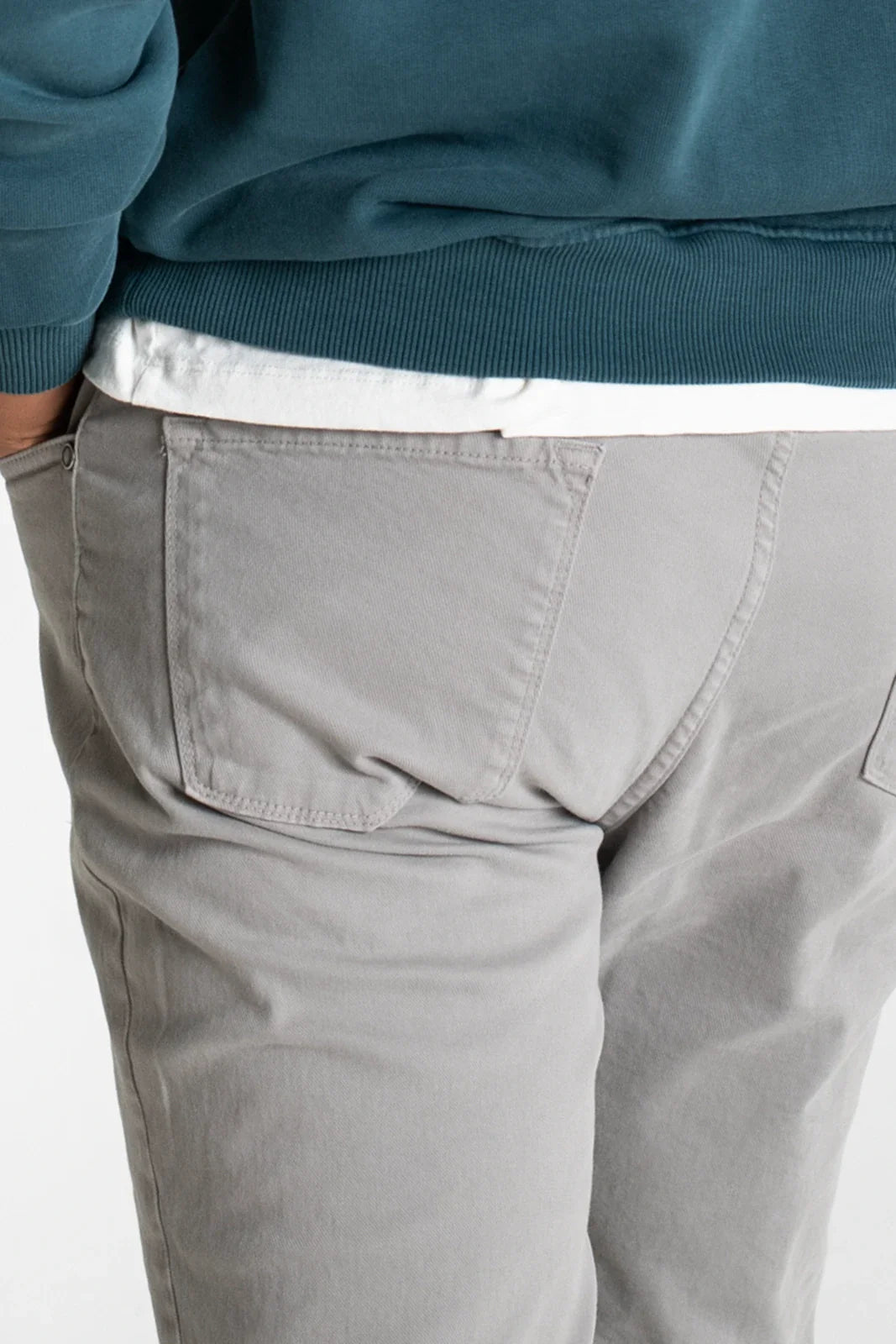 PANTALÓN 5 BOLSILLOS GRIS