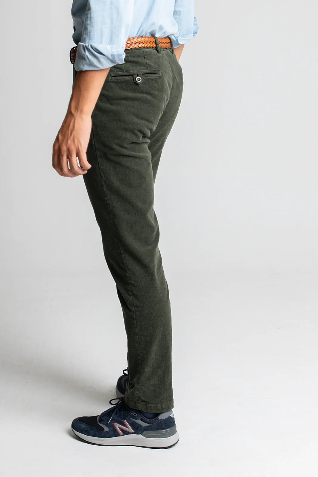 PANTALÓN CHINO PANA VERDE OLIVA