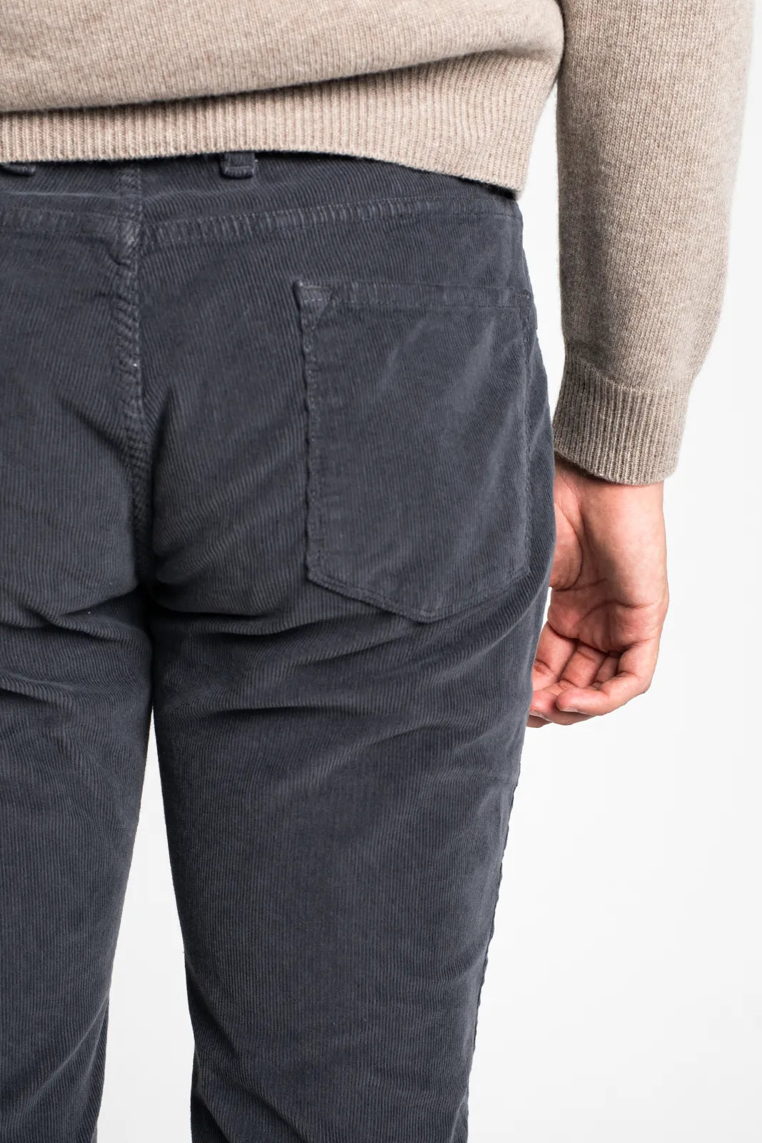 PANTALÓN 5 BOLSILLOS DE PANA GRIS