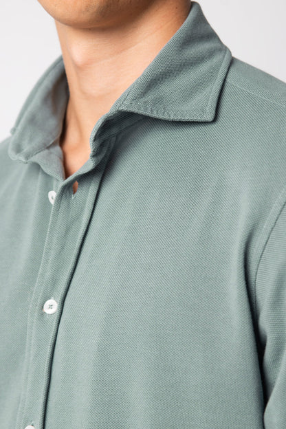 CAMISA DE PIQUÉ VERDE GRISÁCEO