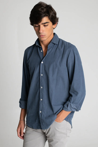 CAMISA DE MICROPANA AZUL OSCURO LAVADO