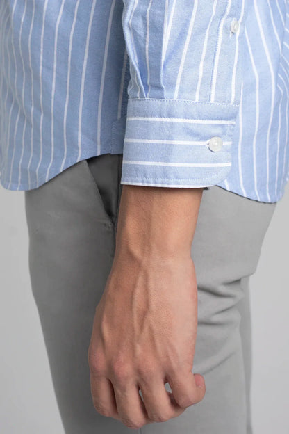 CAMISA AZUL CON RAYA BLANCA