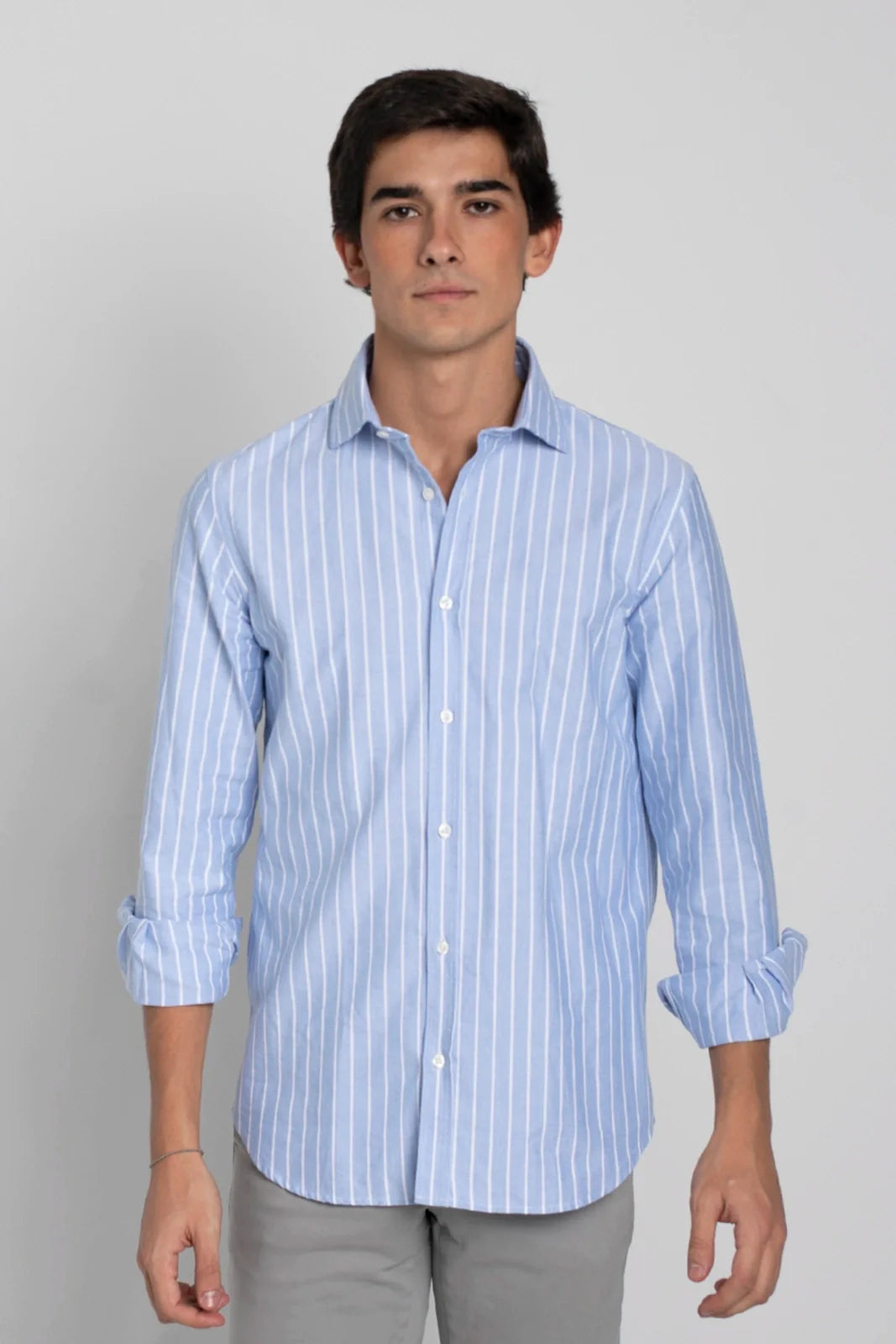 CAMISA AZUL CON RAYA BLANCA