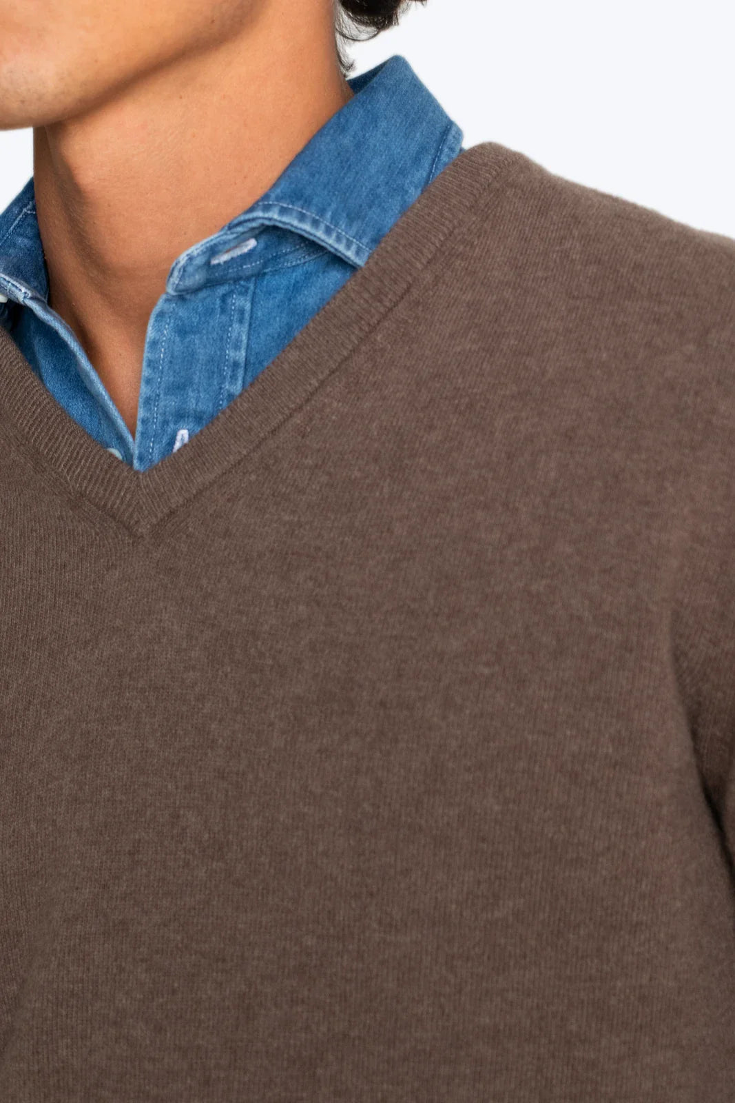 JERSEY CUELLO PICO TABACO