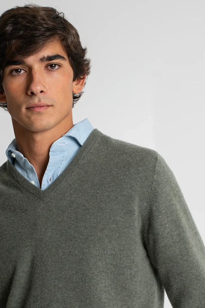 JERSEY CUELLO PICO VERDE OLIVA