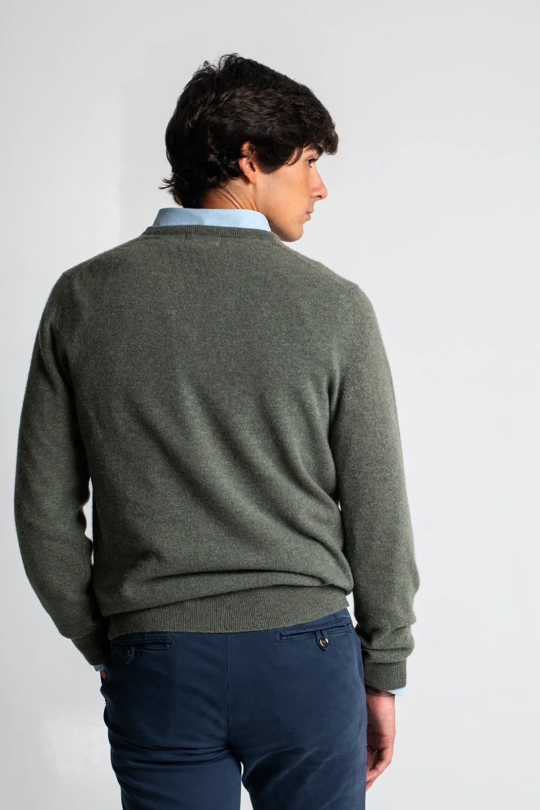 JERSEY CUELLO PICO VERDE OLIVA