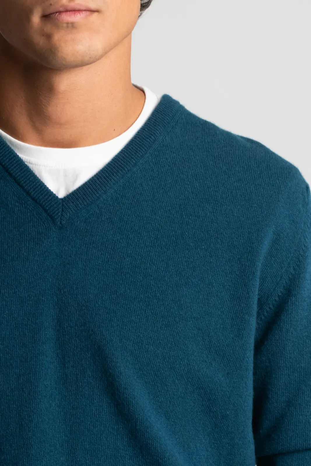 JERSEY CUELLO PICO AZUL VERDOSO