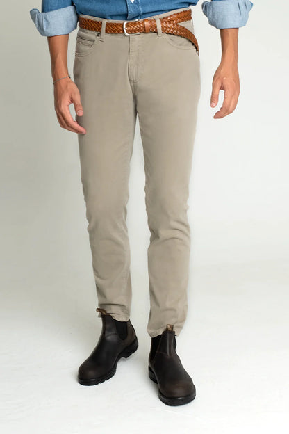 PANTALÓN 5 BOLSILLOS TOPO