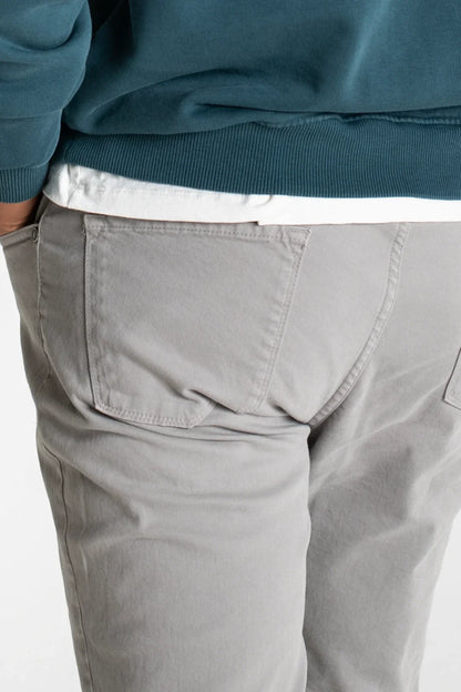 PANTALÓN 5 BOLSILLOS GRIS