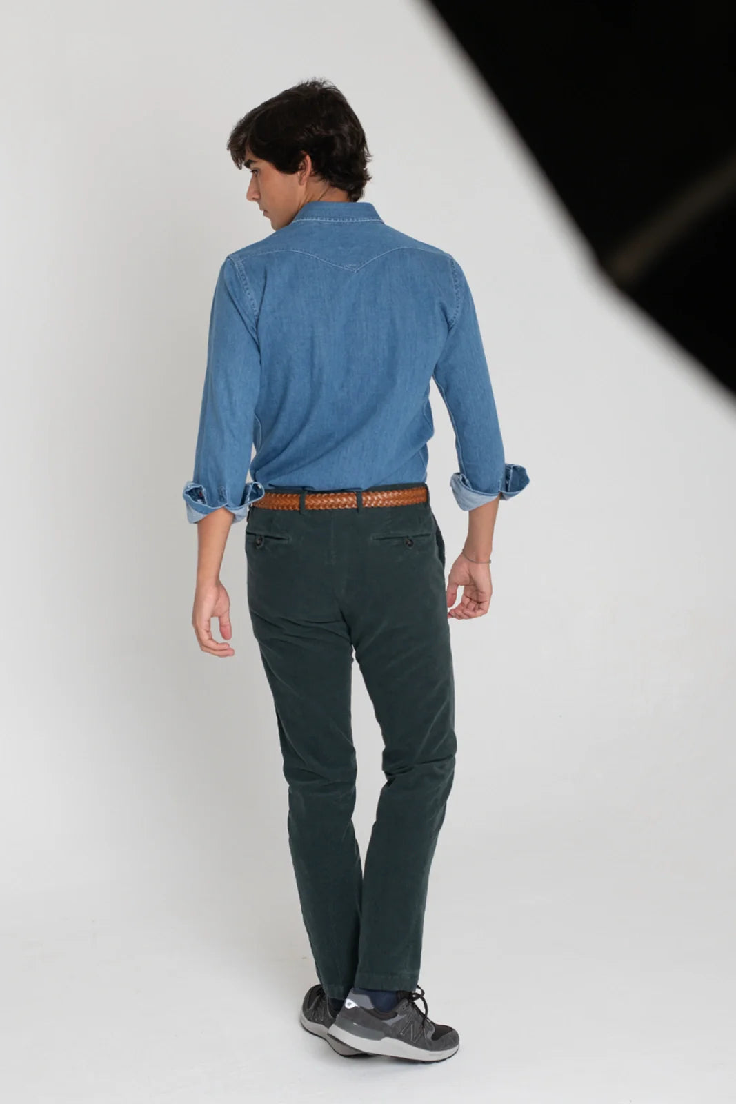 PANTALÓN CHINO PANA VERDE AZULADO