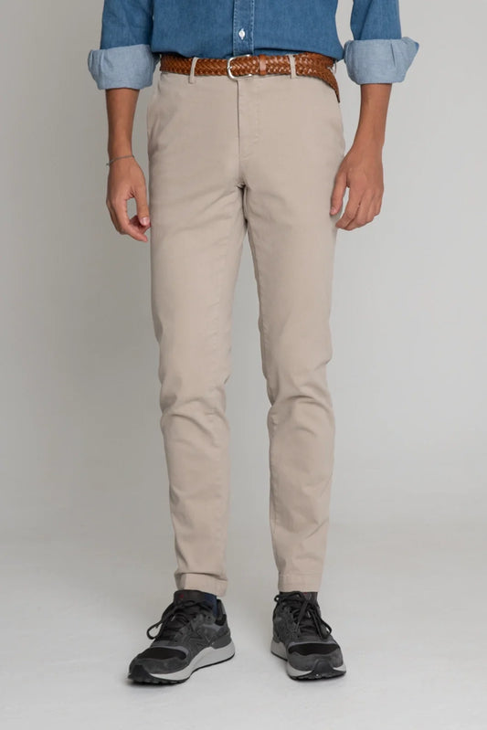 PANTALÓN CHINO BEIGE