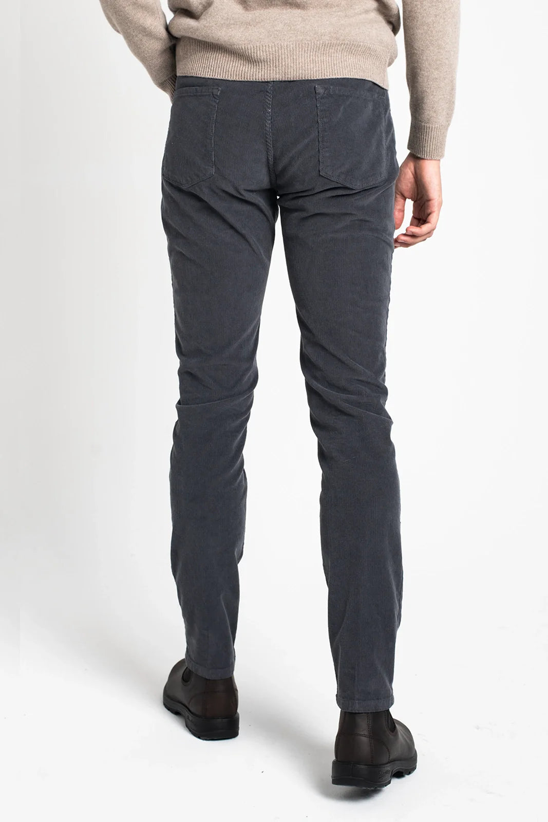 PANTALÓN 5 BOLSILLOS DE PANA GRIS