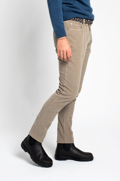 PANTALÓN 5 BOLSILLOS DE PANA TOPO