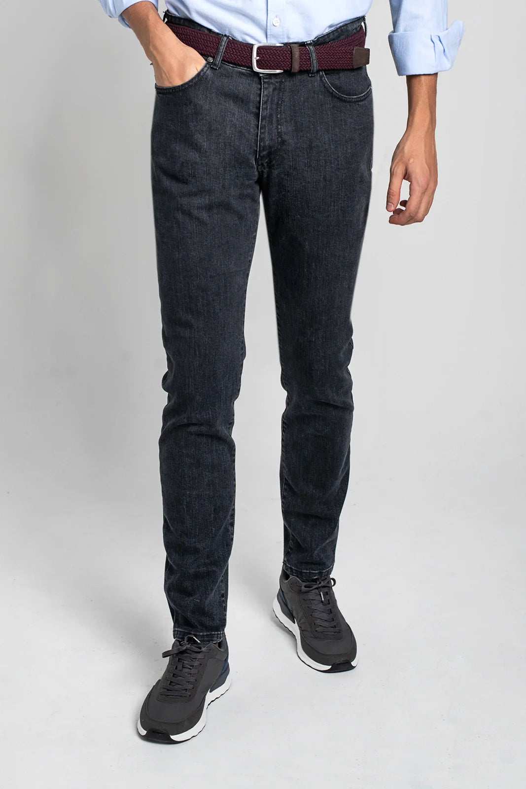 PANTALÓN VAQUERO NEGRO