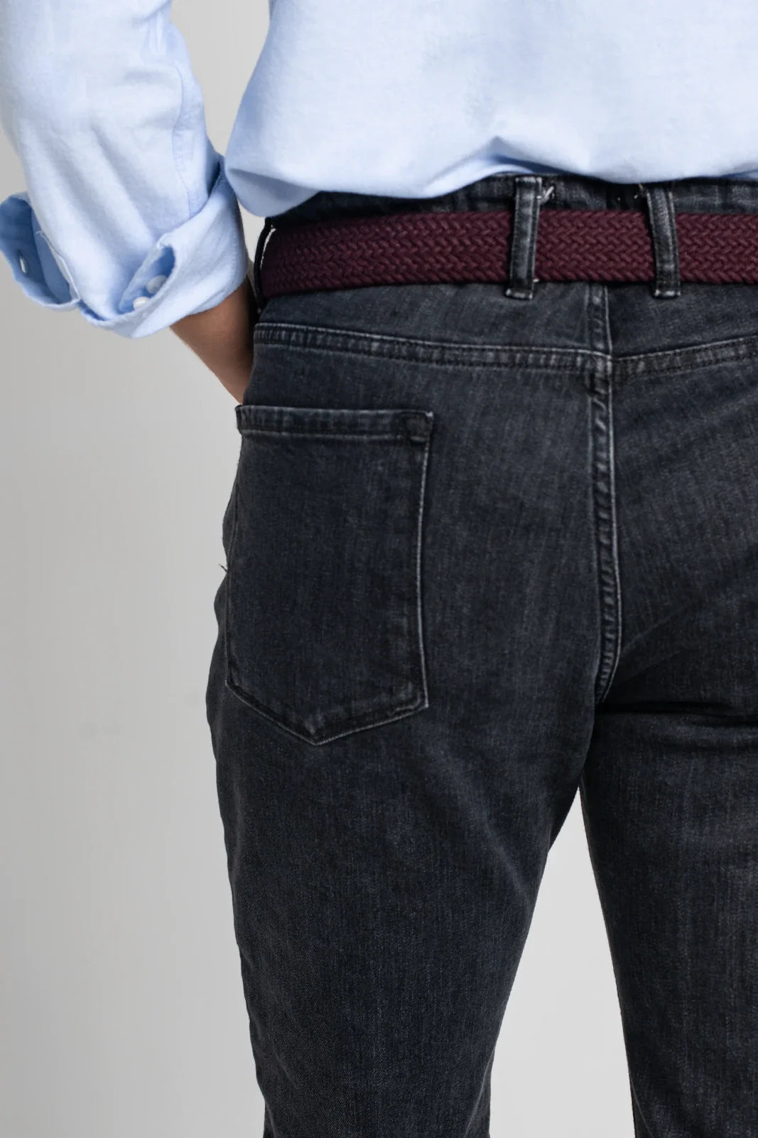 PANTALÓN VAQUERO NEGRO