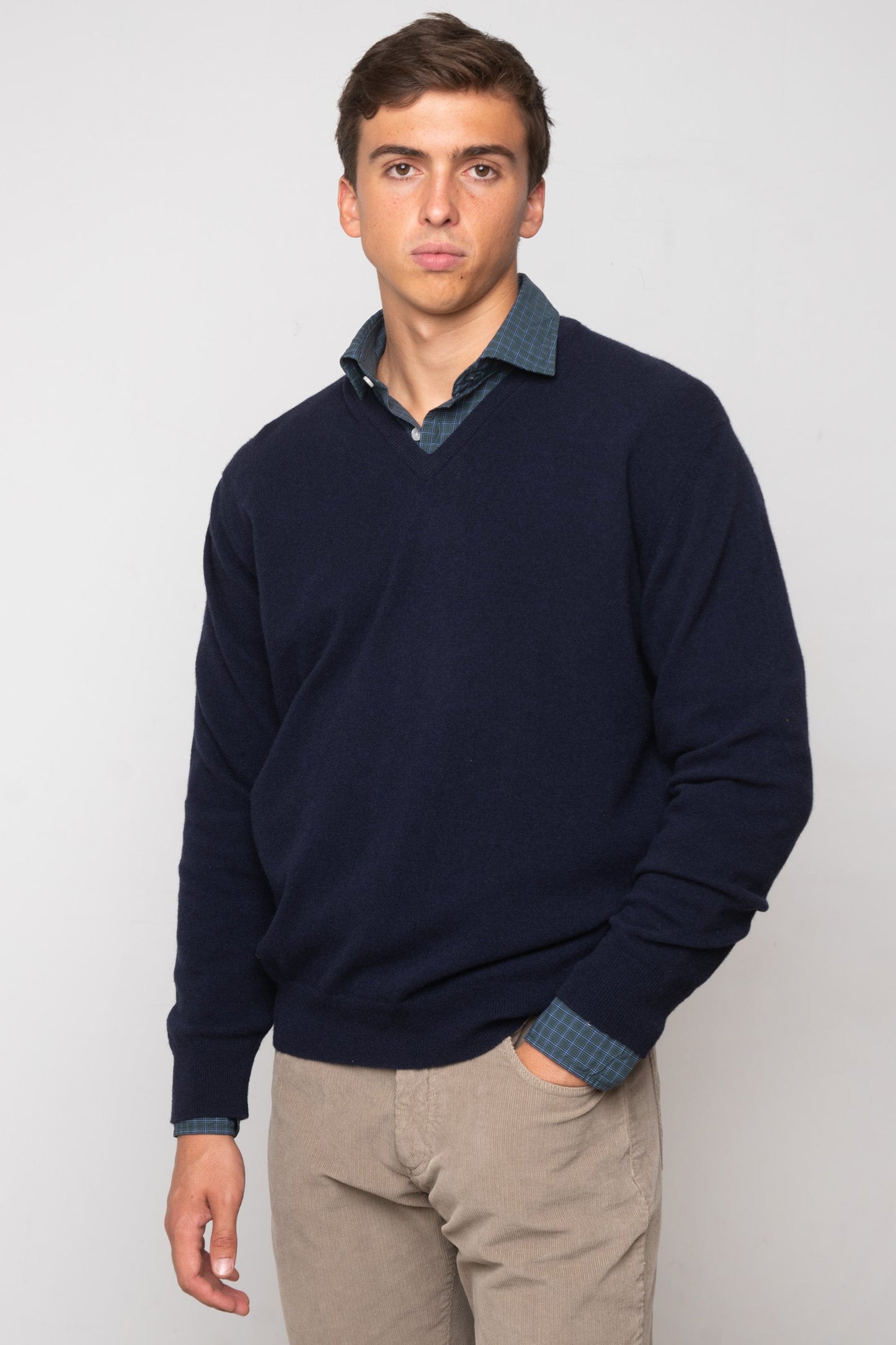 JERSEY CUELLO PICO AZUL MARINO