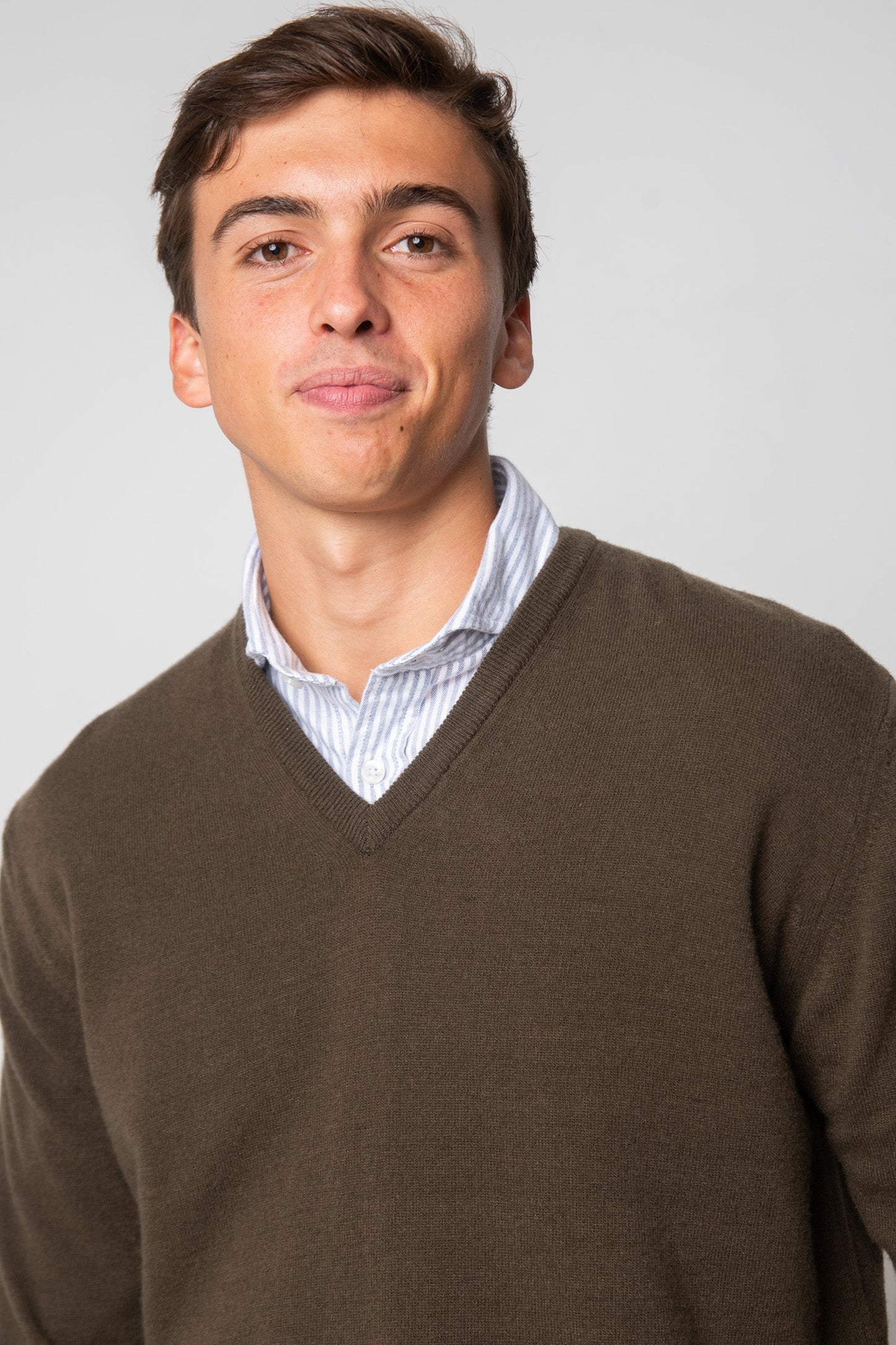 JERSEY CUELLO PICO VERDE PARDO