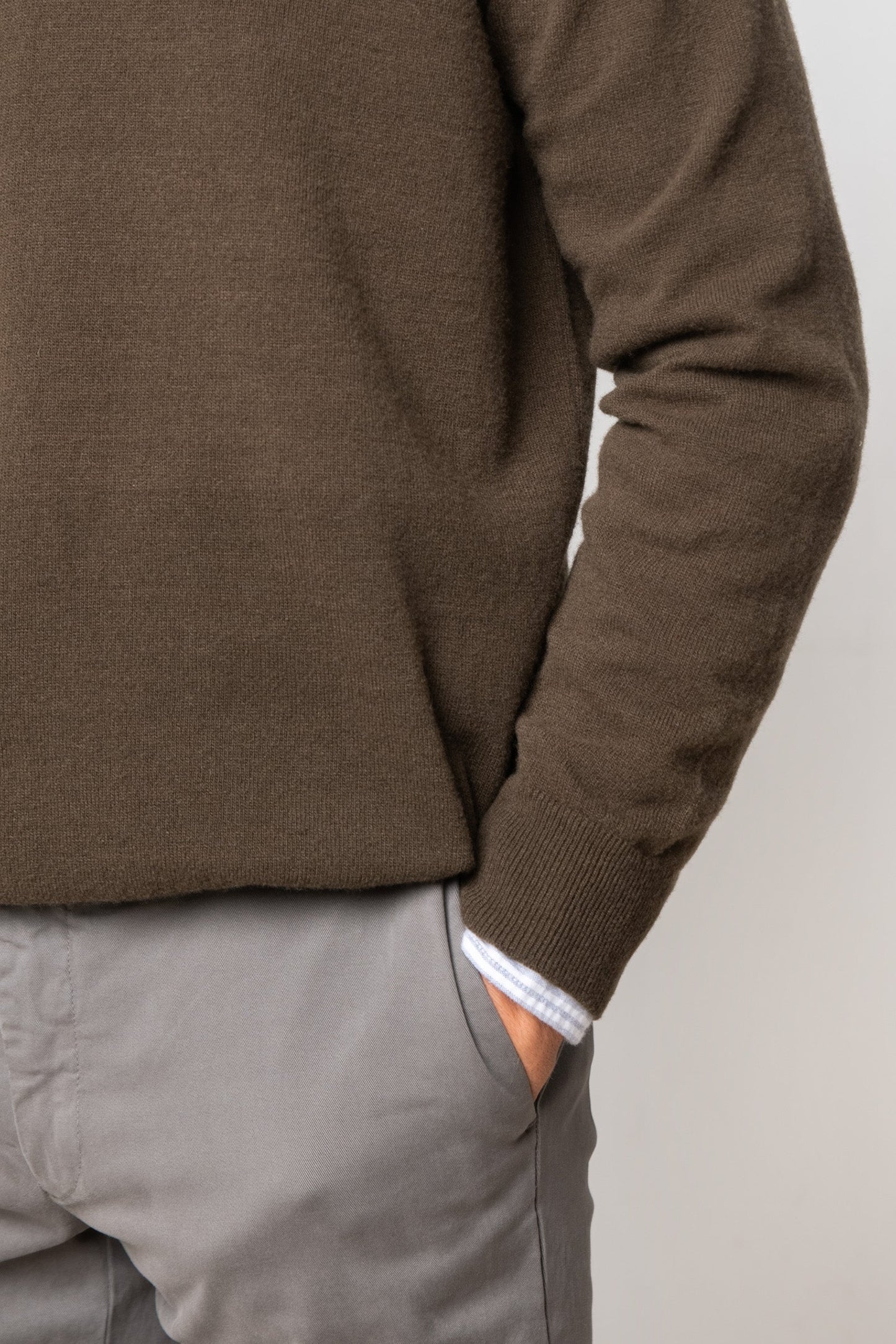 JERSEY CUELLO PICO VERDE PARDO