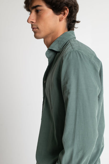 CAMISA DE MICROPANA VERDE LAVADO