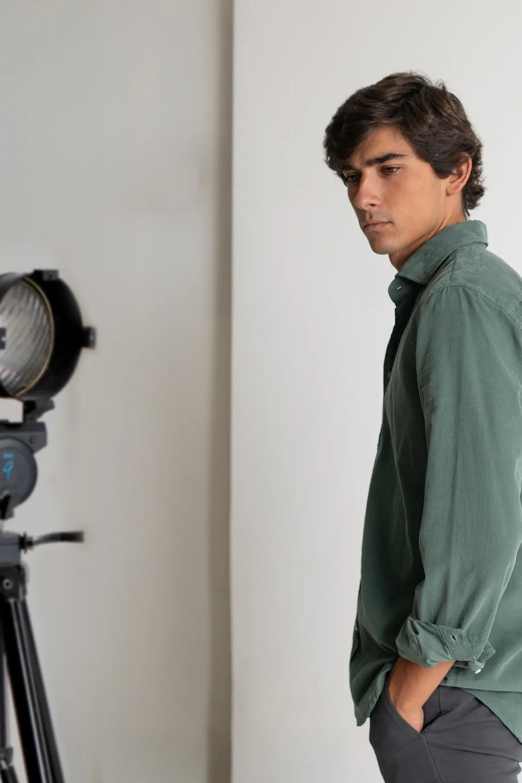 CAMISA DE MICROPANA VERDE LAVADO