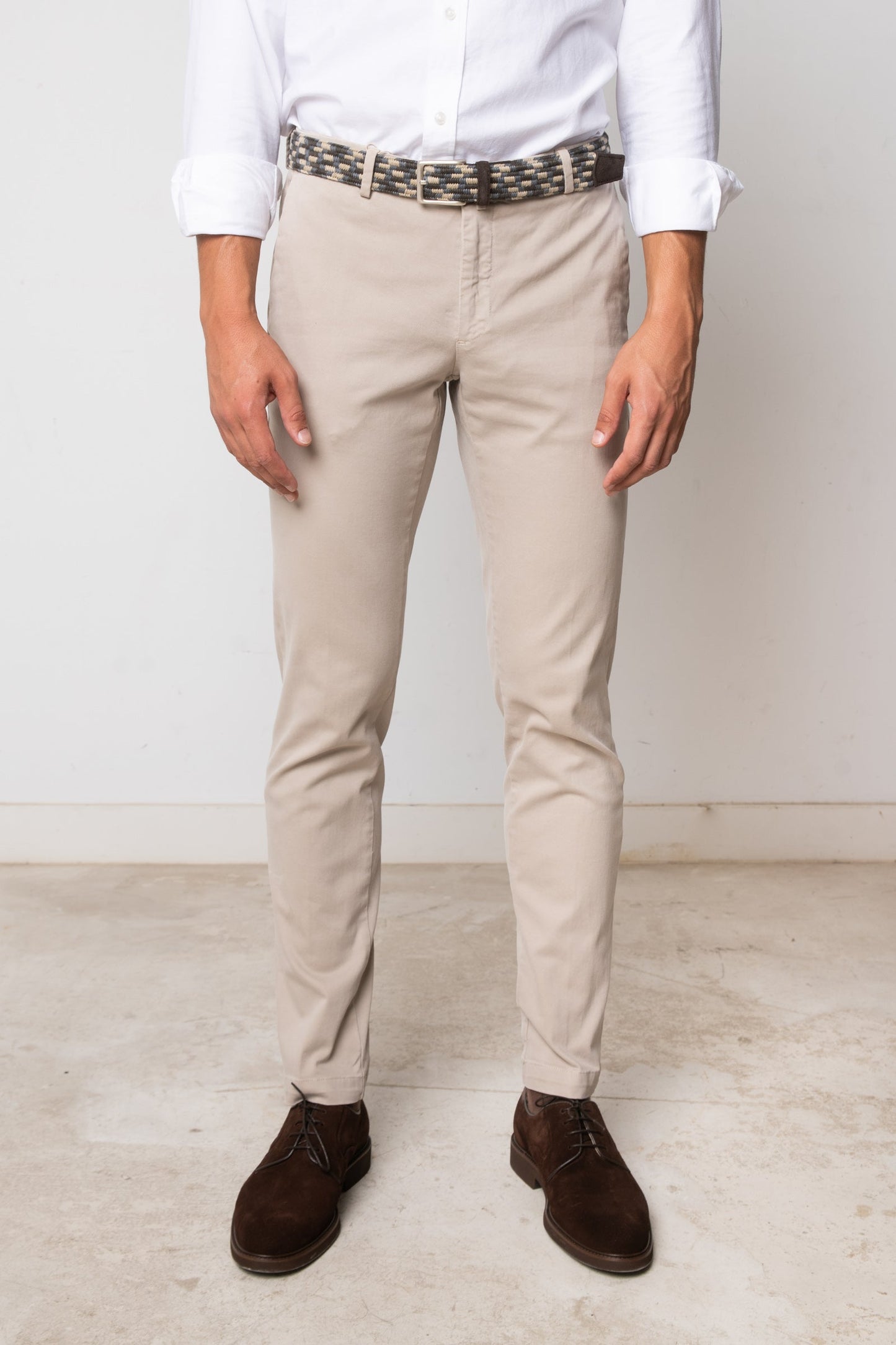PANTALÓN CHINO BEIGE