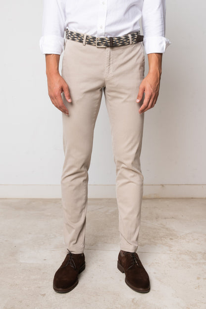 PANTALÓN CHINO BEIGE
