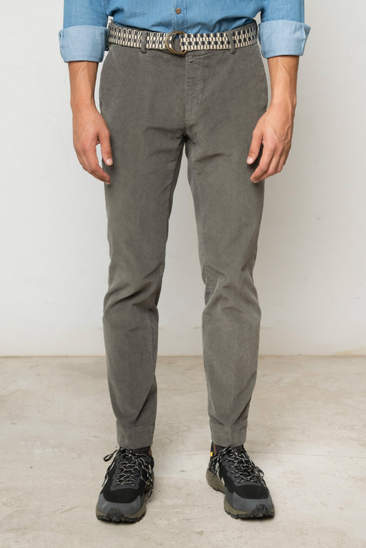PANTALÓN CHINO DE PANA GRIS VERDOSO