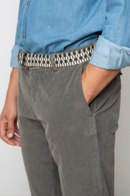 PANTALÓN CHINO DE PANA GRIS VERDOSO
