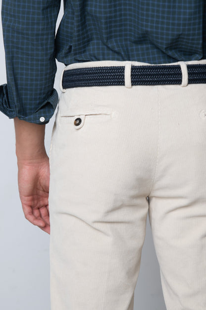 PANTALÓN CHINO DE PANA HUESO