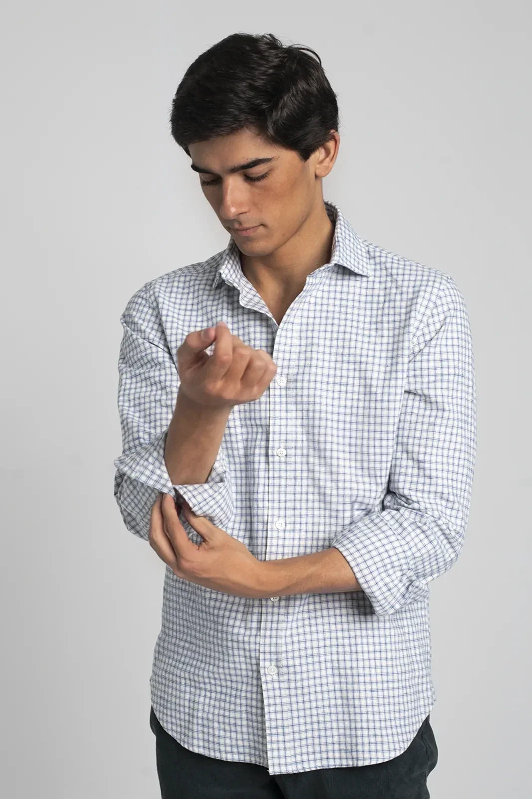 CAMISA CON CUADROS AZULES