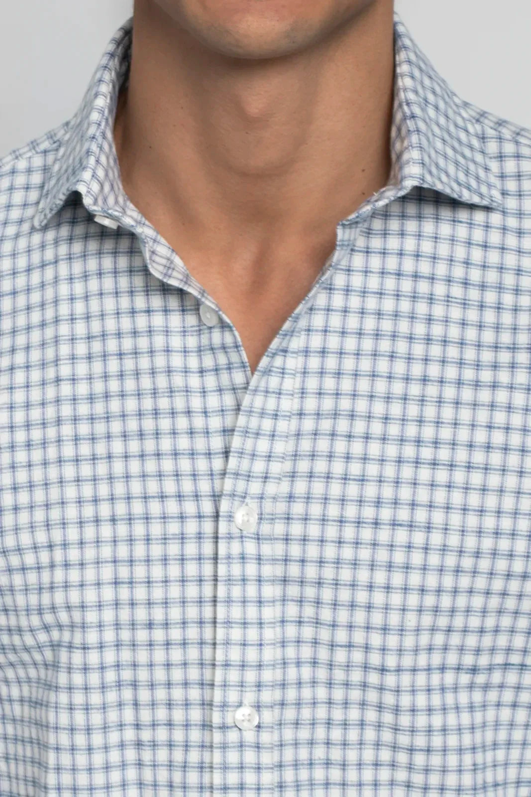 CAMISA CON CUADROS AZULES