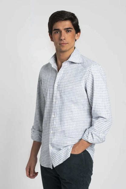 CAMISA CON CUADROS AZULES