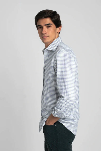 CAMISA CON CUADROS AZULES